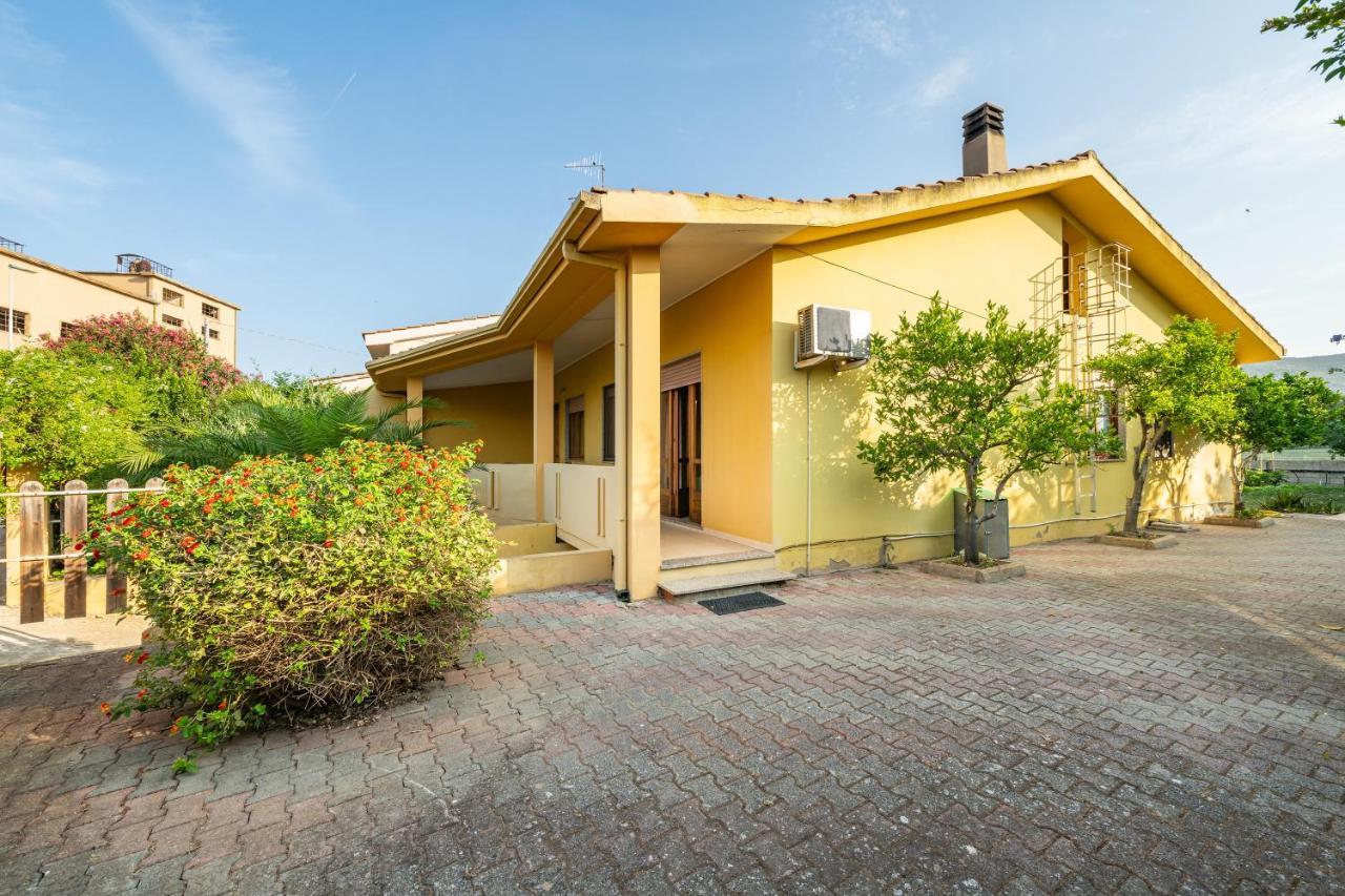 Casa Vacanze San Giovanni San Giovanni Suèrgiu Esterno foto